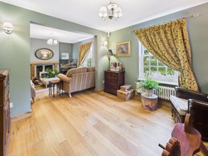 Living Room- click for photo gallery